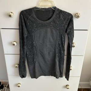 Lululemon long sleeve swiftly